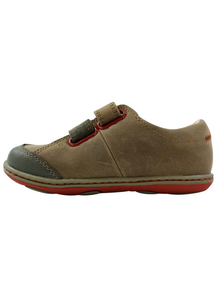 Clarks 2024 talla pequeño